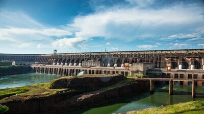 La Binacional suspendió el servicio de transporte en el lado brasileño.