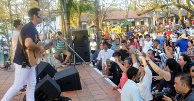 Yoryi Torales y Los Nuevos Paraguayos, en una de las ediciones del  festival en homenaje a Luis Alberto del Paraná. El grupo actuará hoy.