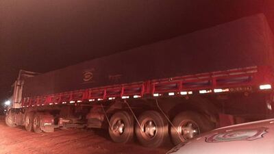 El camión fue encontrado abandonado con la carga intacta.