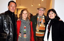 marcos-nakayama-carolina-pedro-andres-rojas-sostoa-y-martha-benitez--213738000000-580752.jpg