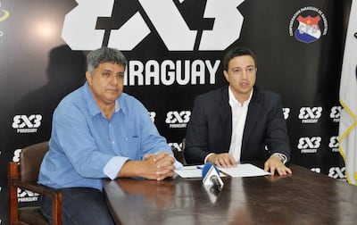 Santiago Ochipinti y Renzo Ferrari, responsables de la firma del acuerdo para promocionar el 3x3.