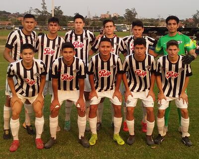 Libertad es el escolta en la Sub 16.