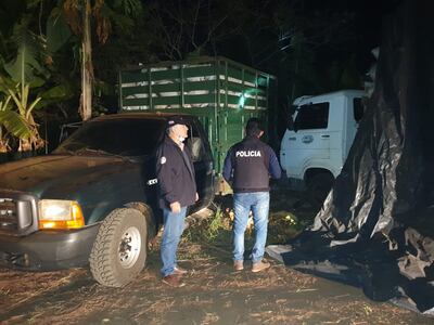 Agentes de la Policía Nacional en el lugar de la intervención.