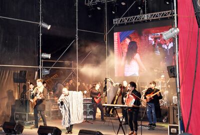 Tierra Adentro en un momento del espectáculo que brindó en el Festival de San Lorenzo que se realizó el viernes 9.