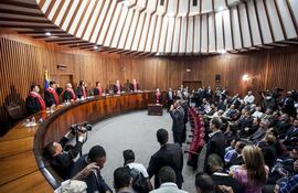 el-tribunal-supremo-i-tomo-juramento-dias-atras-al-consejo-electoral-tambien-prochavista-efe-201109000000-1277981.jpg