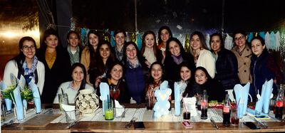 Mariam Zaracho fue agasajada con un té baby shower, en Florencia Bar. Asistieron Celeste Benítez, Débora Sanabria, María Noel Resquín, Diana Caballero, Mavi Mencia, Camila Patiño, Marcela Borrell, Rebeca Da Silva, Fabiola Orrego, Shirley Florentín, Day Santacruz, Dalia Miño, Cynthia Amarilla, Maia Vargas, Majo Zárate, Zaida Benegas, Rebeca Maidana y Ale Barreto.