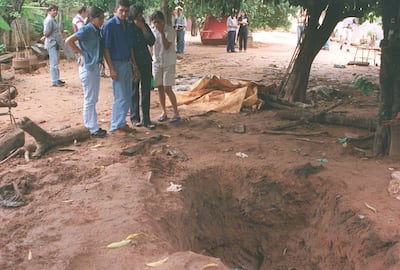 En esta fosa fue sepultada, aún con vida, toda una familia.