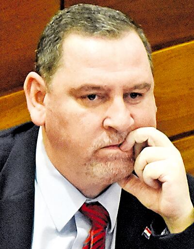 El imputado senador Javier Zacarías (cartista) tiene un nuevo pedido de desafuero. Mayoría de sus colegas le protegen.