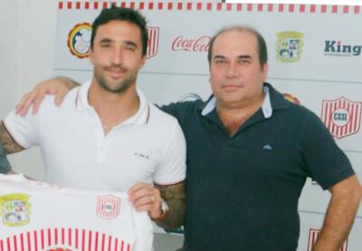 Juan Manuel Salgueiro Silva, con el presidente del Sportivo San Lorenzo, Ramón Secundido Antonio Delgado Génez.