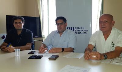 Los doctores Rolando Cardozo, Rodney Giménez y Nicodemus Rodríguez, epidemiólogo.