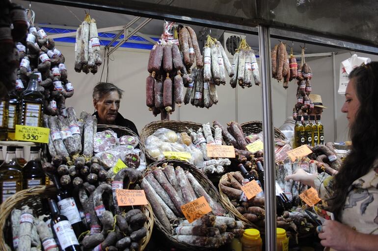 Variedad de productos se encuentra en Frutar, feria que se desarrolla en Formosa hasta el domingo 6 de octubre.