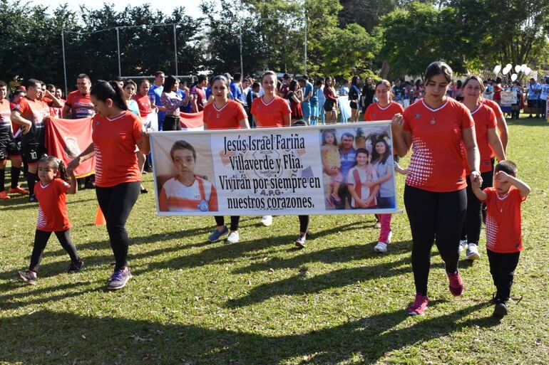 La Asociación de Policías de Guairá, dio por inaugurada la quinta edición del Torneo de Integración “Santa Rosa de Lima”, que ésta vez se realiza en honor al Suboficial M. Hugo Fariña y familia.