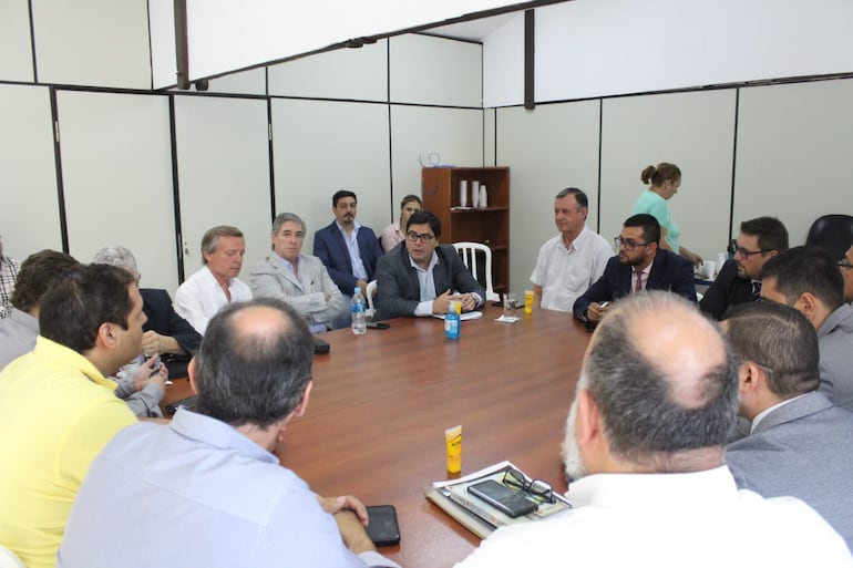 Reunión entre el Ministerio de Salud y transportistas sobre coronavirus