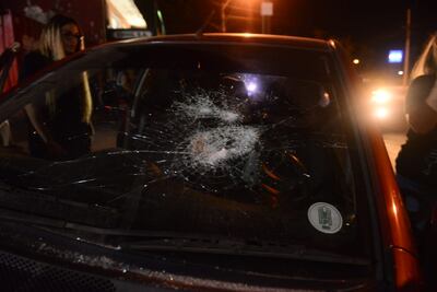 Un hombre atacó un vehículo en zona de la Terminal