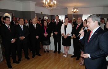 el-ministro-de-educacion-derecha-se-reunio-ayer-con-directores-del-mec-quienes-dieron-sus-informes-de-gestion--195637000000-1535493.jpg