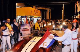 los-autos-sports-clasicos-fueron-los-protagonistas-anoche-en-la-partida-simbolica-del-xxv-rally-gran-premio-del-paraguay-desde-el-pinedo-shopping--224846000000-564251.jpg