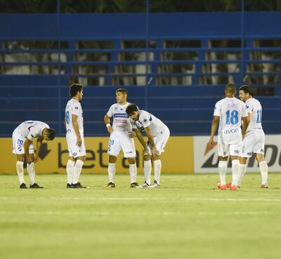 Los jugadores de Nacional se lamentan tras la estrepitosa derrota sufrida ante Bahía en el partido de vuelta por Copa Sudamericana. El Trico quedó eliminado de la competencia continental.