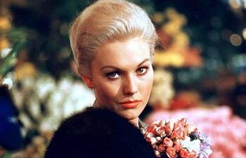 kim-novak-como-madeleine-en-vertigo-de-alfred-hitchcock-la-mirada-del-protagonista-espectador--162139000000-1792938.jpg