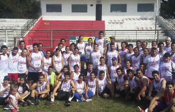 algunos-de-los-participantes-de-la-corrida-de-cinco-kilometros-en-el-marco-de-la-celebracion-de-los-101-anos-del-club-america--213103000000-1571894.jpg