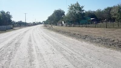 Las calles de la zona urbana de la ciudad son de tierra y también quedan destrozadas luego de cada lluvia grande.