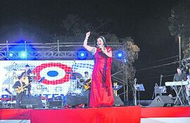 la-cantante-perla-actu-ara-hoy-en-el-festival-del-yhaguy-que-se-realizara-en-la-plazoleta-del-templo-de-itacurubi-de-la-cordillera--194130000000-1140007.jpg