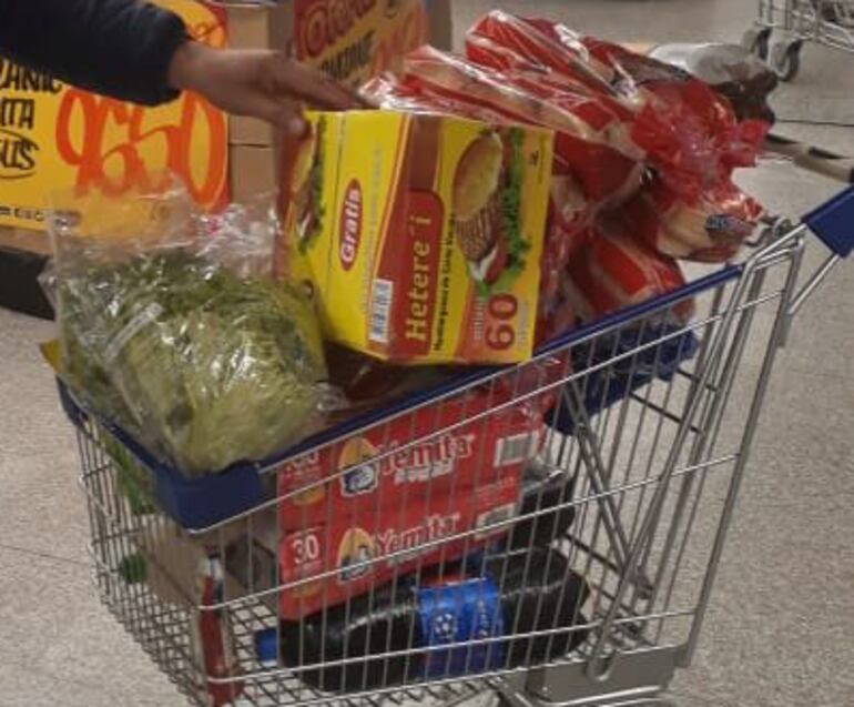 El fiscal Lezcano compró no solo las hamburguesas robadas sino más elementos para ofrecer la cena para los policías del Grupo Lince.