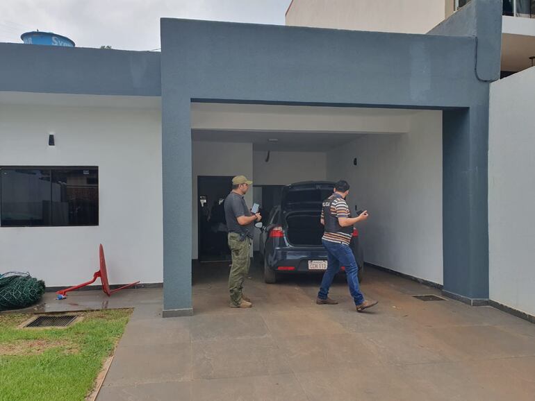 Los allanamientos se ejecutaron en Presidente Franco y Ciudad del Este .