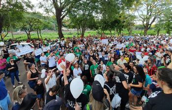 Los ciudadanos se movilizaron ayer en Minga Guazú y Ciudad del Este para exigir justicia por el rapto de la niña Naidelin.
