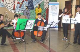 el-ensamble-lumine-antiqua-de-la-asociacion-filarmonica-guairena-durante-una-de-sus-presentaciones-los-ninos-y-jovenes-estudian-en-la-institucion-202359000000-1408412.jpg