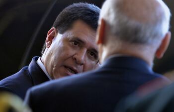 Horacio Cartes posee orden de captura.