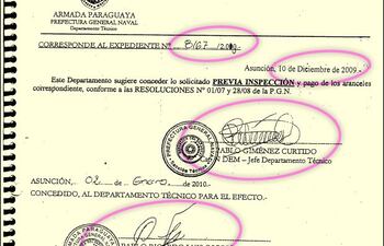 asi-se-hacen-documentos-en-la-prefectura-general-naval-notese-los-contenidos-sellos-y-firmas-identicos-en-estos-papeles-pero-que-corresponden-a-exp-215209000000-1039343.jpg