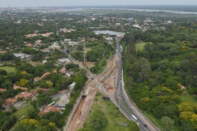 Foto de archivo del momento en que se construía la avenida Ñu Guasu.