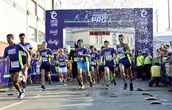 la-corrida-pinedo-pro-del-pinedo-shopping-se-llevo-a-cabo-el-domingo-en-san-lorenzo-con-gran-participacion-de-corredores--224728000000-1508493.jpg