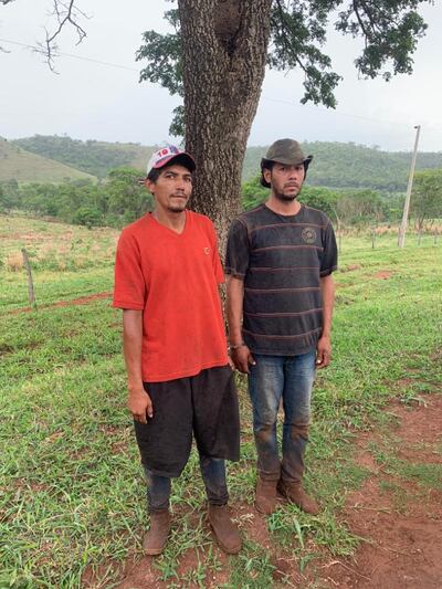 Pedro Galeano Barrios (remera oscura), junto al brasileño aún no identificado.