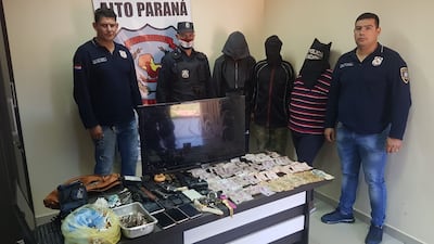 Los sindicados fueron aprehendidos esta madrugada con una serie de evidencias.