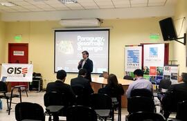 la-presentacion-del-informe-estuvo-a-cargo-del-doctor-gerardo-blanco--212816000000-1714838.jpg
