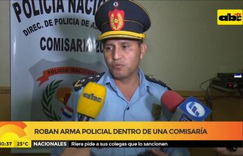 Roban arma policial dentro de una comisaría
