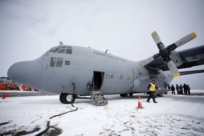 Un avión Hércules C-130 de la Fuerza Aérea de Chile en la base Presidente Eduardo Frei, en la Antártida.