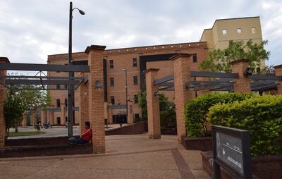 La sede del Poder Judicial del Departamento de Paraguarí, situada en la ciudad del mismo nombre. donde debió iniciarse ayer el juicio oral contra la mujer acusada de matar a su marido.