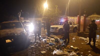 Los manifestantes arrojaron basura a la casa del camarista.