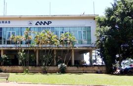 Fachada del Puerto de Ciudad del Este, donde ingresan alrededor de G. 15 millones en concepto de alquiler de locales.