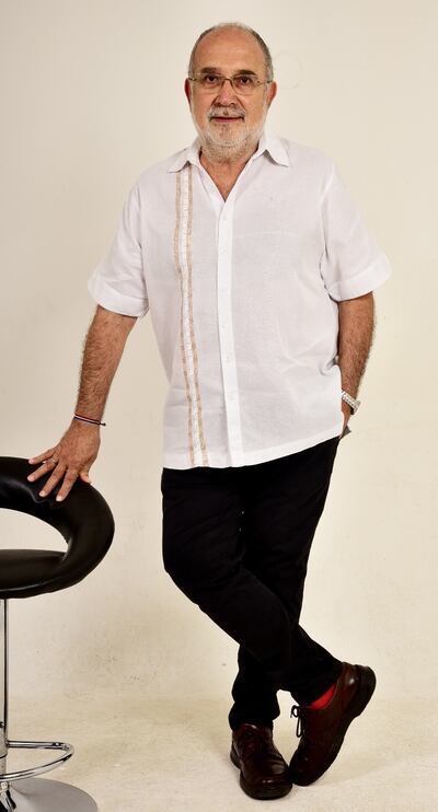 José Antonio Galeano presenta hoy “Hojario”, un libro que reúne textos variados de su producción.