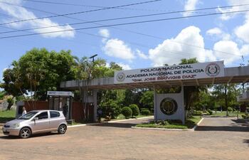 sede-de-la-academia-nacional-de-policia-en-luque-donde-ayer-fallecio-el-postulante-hector-gustavo-benitez--202859000000-1426720.jpg