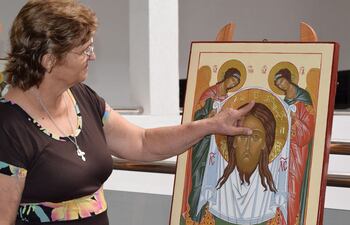 claudia-androchuk-pintora-de-iconografia-religiosa-eslava-muestra-una-de-sus-obras--205139000000-1705016.jpg