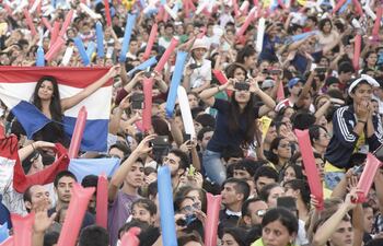 los-jovenes-necesitan-oportunidades-para-conseguir-empleo-segun-la-oenege-foto-ilustrativa-de-jovenes-paraguayos--211042000000-1379454.jpg