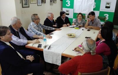 Los presidentes de partidos de oposición pidieron acelerar estudio del juicio político.