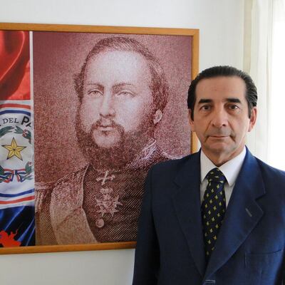 El embajador jubilado Augusto Ocampos  Caballero, quien se encuentra en estado delicado a consecuencia de dengue.