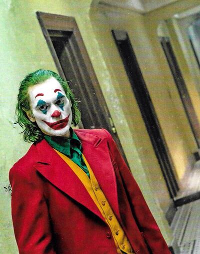 Joaquin Phoenix presenta un “Guason” bastante original en la película dirigida por Todd Phillips.