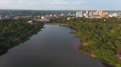 La Ley N° 3239/07  declara el agua un derecho humano y centraliza en la autoridad administrativa el otorgamiento de derechos especiales.