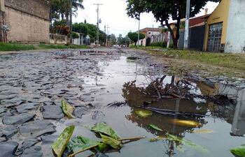 una-calle-del-barrio-san-jorge-este-aspecto-tienen-las-calles-donde-no-existe-el-servicio-o-la-red-ya-esta-colapsada--203513000000-1502028.jpg